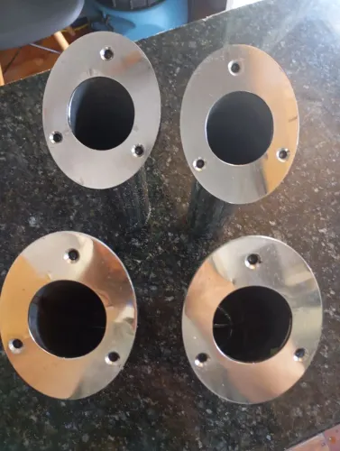 Porta varas de Pesca 4 unidade em ótimo uso, excelente para carregar suas varas de Pesca