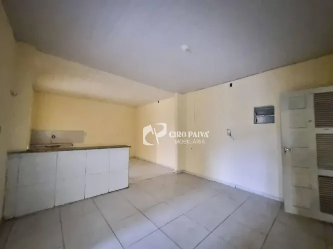 Casa com 2 dormitórios para alugar, 140 m² por R$ 1.050,00/mês - Guajiru - Fortaleza/CE