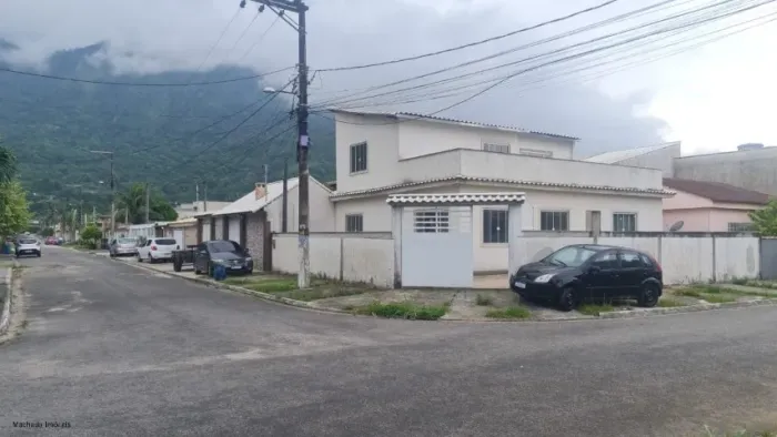 Itaguaí, Coroa grande, casa com 2 quartos em condomínio Frontal das ilhas.