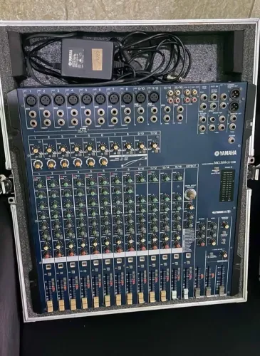 Mesa Yamaha 16 canais no Case.