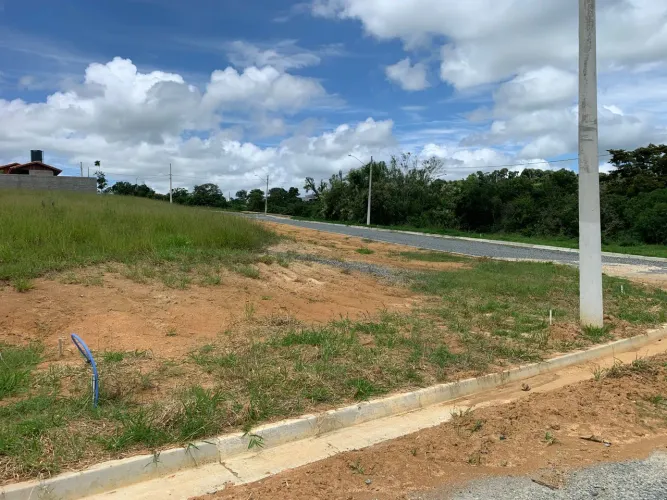 Vende se um terreno de chácara de condomínio pronta para construir tamanho 1.030 metros