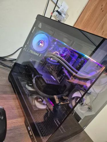PC Gamer AM4 Processador Ryzen 5 5500, RX 590, 16GB RAM e SSD 512GB