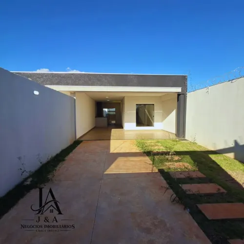 Casa á venda com 3 quartos sendo 1 suíte, área gourmet com churrasqueira