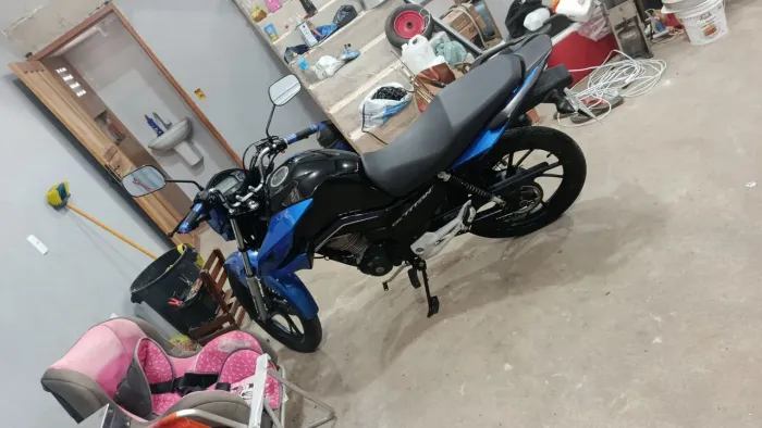 Titan 160 conservada pneus novos