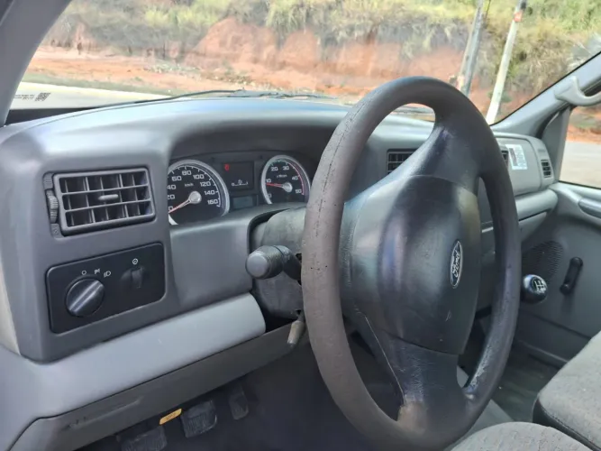 Ford F-350 3.9 Cummins Turbo Diesel Mec. 2012