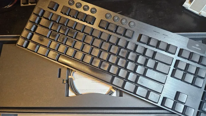 Teclado Wireless G915 X Lightspeed Logitech