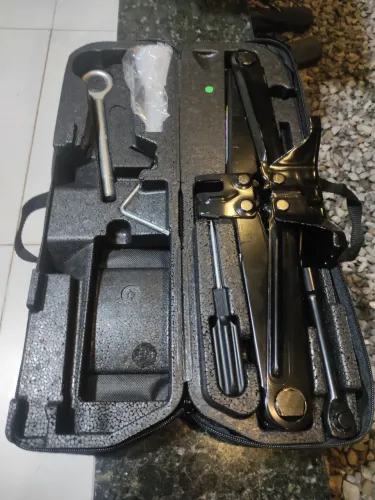 Kit macaco chave de roda jeep Renegade e outros
