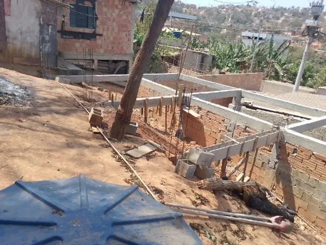 Casa já com estrutura pra laje
