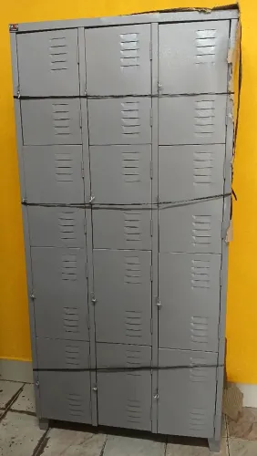 Escaninho de aço 12 portas