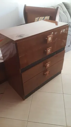 VENDO CÔMODA 4 Gavetas seminova *