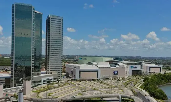 RioMar Trade Center - Salas conjugadas com 68m2 com 2 vagas - andar alto Papicu - RioMar F