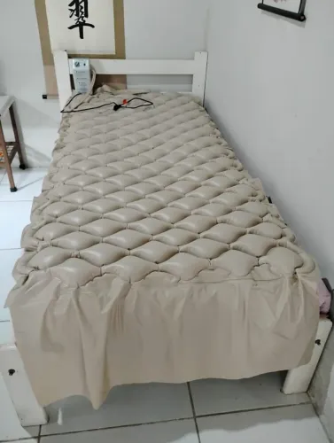Vende -se um colchão pneumático.