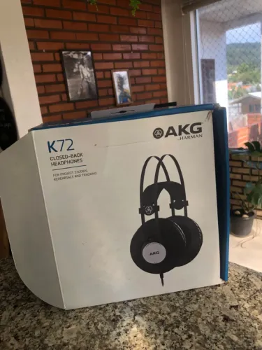 AKG k72