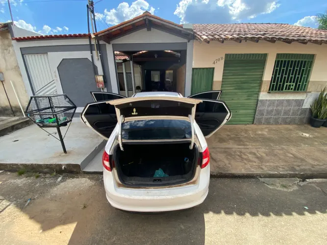 Ford Fiesta Sedan SE 1.6 16V Flex 4P 2012