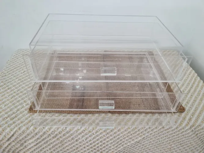 Expositor para brigadeiros em acrílico