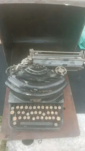 Máquina de escrever Remington noiseless 1920