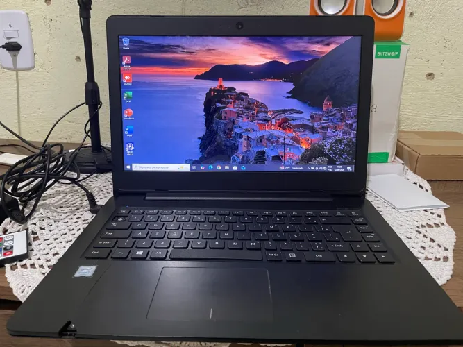 Notebook Positivo para estudos ou tirar peça Intel 300,00