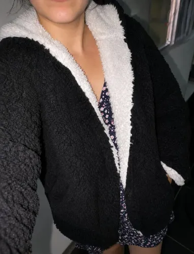 Casaco teddy dupla face preto e branco