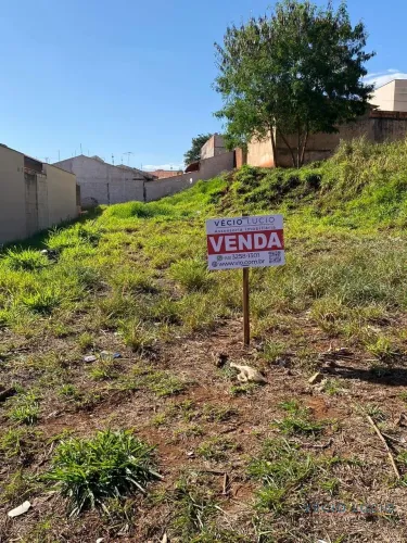Terreno à Venda no Jardim Zeze Quirino em Jataizinho
