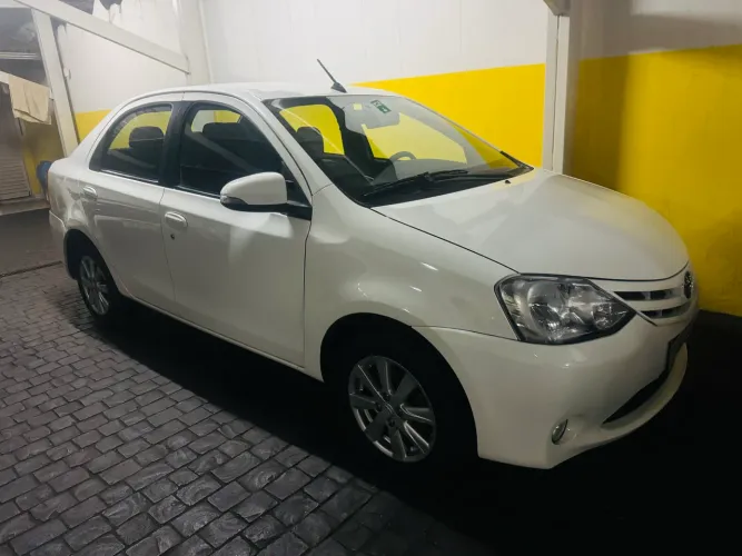 Toyota Etios XLS Sedan 1.5 Flex 16V 4P Aut. 2017