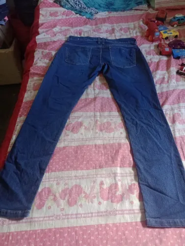 Calça dins masculina tamanho 40 com stress