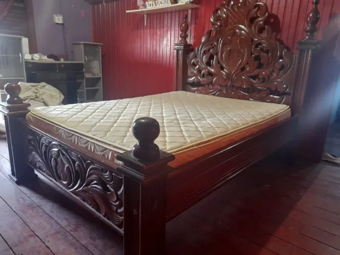 Vendo cama toda entalhada