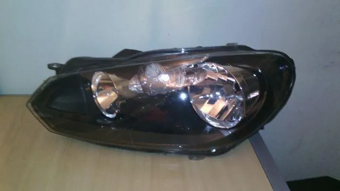Farol Volkswagen Jetta Perua (sem xenon)
