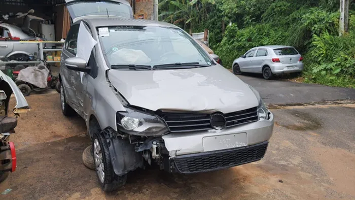 Veículo Sucata para venda de peças: VOLKSWAGEN FOX 2013/14 <br>