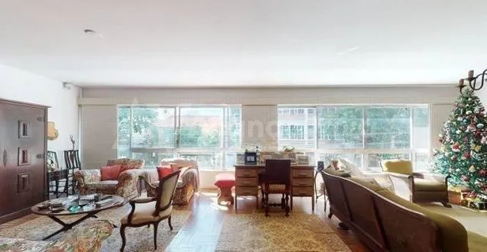 Urca | Apartamento 4 quartos, sendo 1 suite