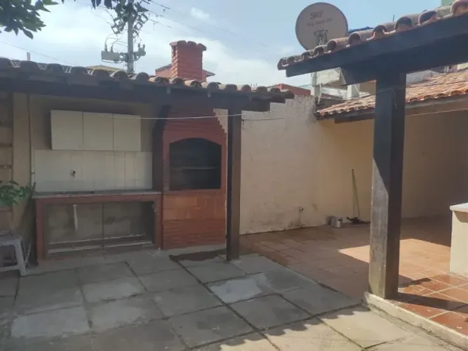 Casa com dois quartos sendo um suíte - Porto da Aldeia