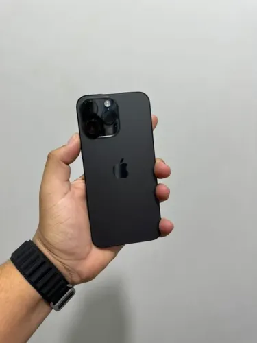 iPhone 14 Pro preto