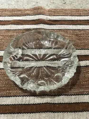Lindo cinzeiro vidrão antigo