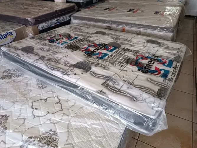 COLCHÃO DE CASAL NOVO ESPUMA SELADA