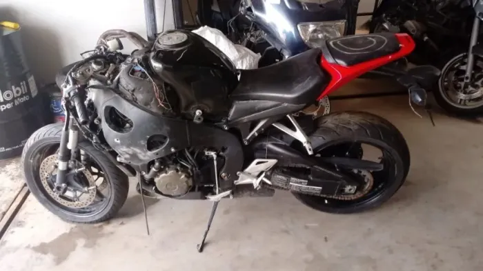 Sucata de moto para venda de peças Honda Cbr1000Rr ano 2008 2009