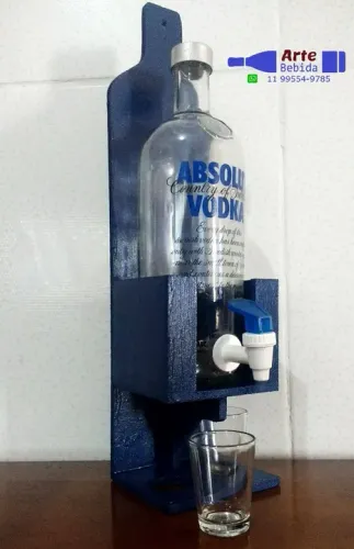 Pingometro feito com garrafa Absolut + 2 shot + suporte mdf