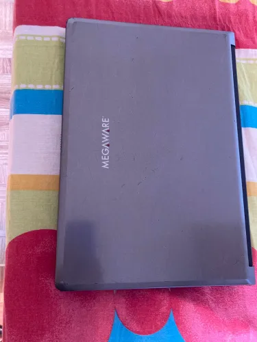 Notebook Megaware  para retirar  peças