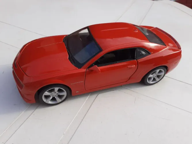 Miniatura Camaro Vermelho Colecionável