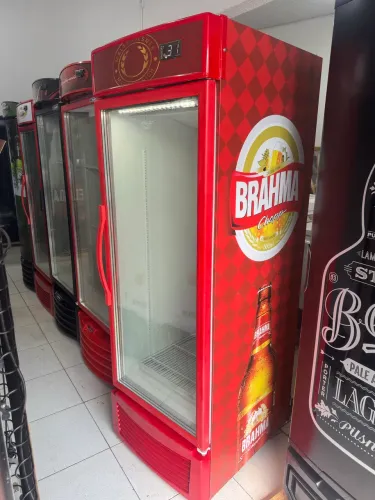 Cervejeira porta de vidro Fricon 572 litros controlador digital