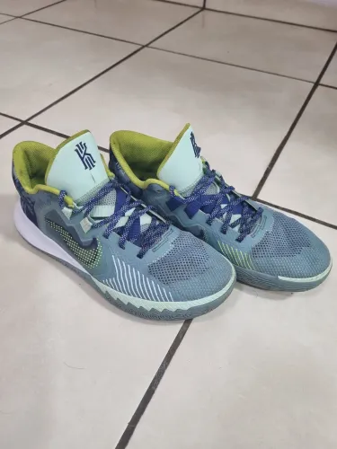Tênis Nike Kyrie Flytrap V