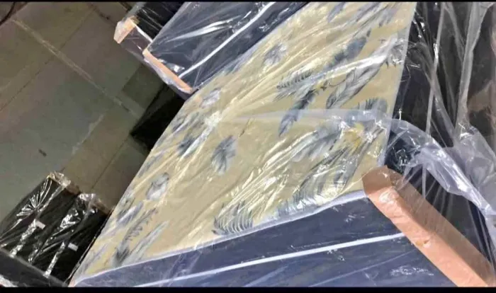 Cama Box de  casal com Colchão acoplado 