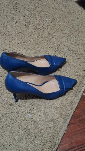 Scarpin AZUL AREZZO 38