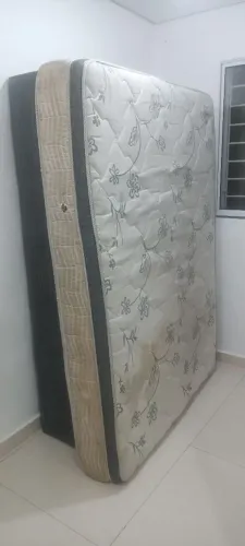 Vendo Cama  Box Casal com sua base