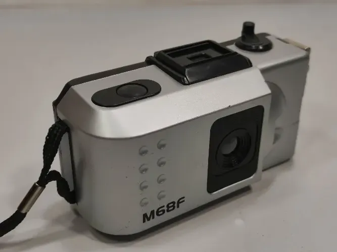 Câmera Analógica M68f Máquina Fotográfica Manual 35m Fe8 Cinza (Usado)