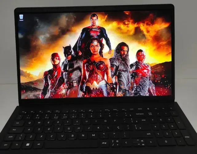 Notebook Dell i5-1235U (10 Núcleos) Tela IPS 144Hz