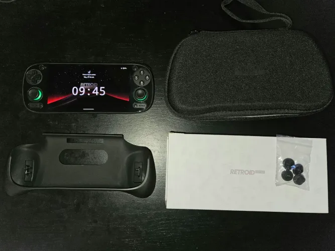 Retroid Pocket 5 + Dock Skull.Co