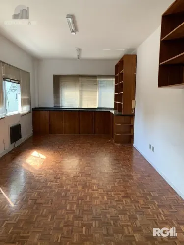 Ótima Sala para venda na Cidade Baixa. CÓD. RP389868