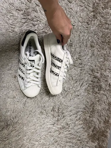 Tênis Adidas