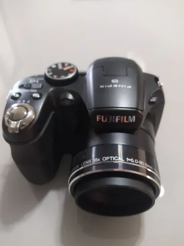 Câmera Digital Fujifilm FinePix S2800HD