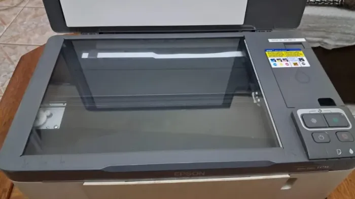 Impressora Epson Stylus TX133 (conserto ou retirada de peças)