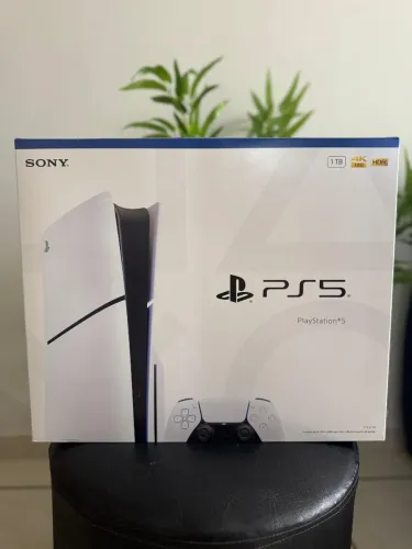 PS5 lacrado com leitor e 1 ano de garantia